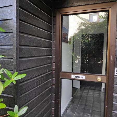 Stunning Home With Amazing Wakatipu Lake Views クイーンズタウン エクステリア 写真